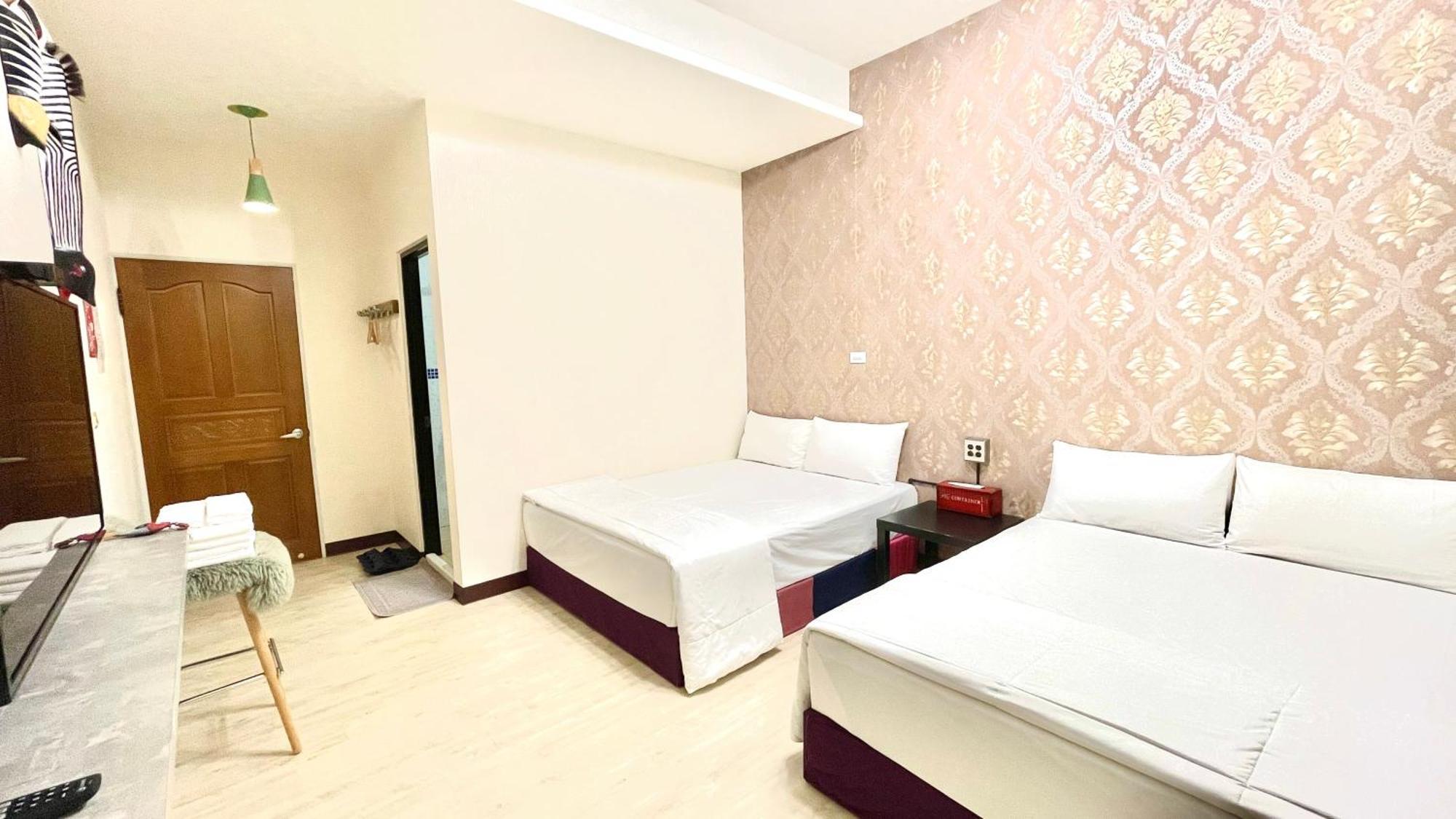 Snug-Nine Hotel Heng-ch'un Екстериор снимка