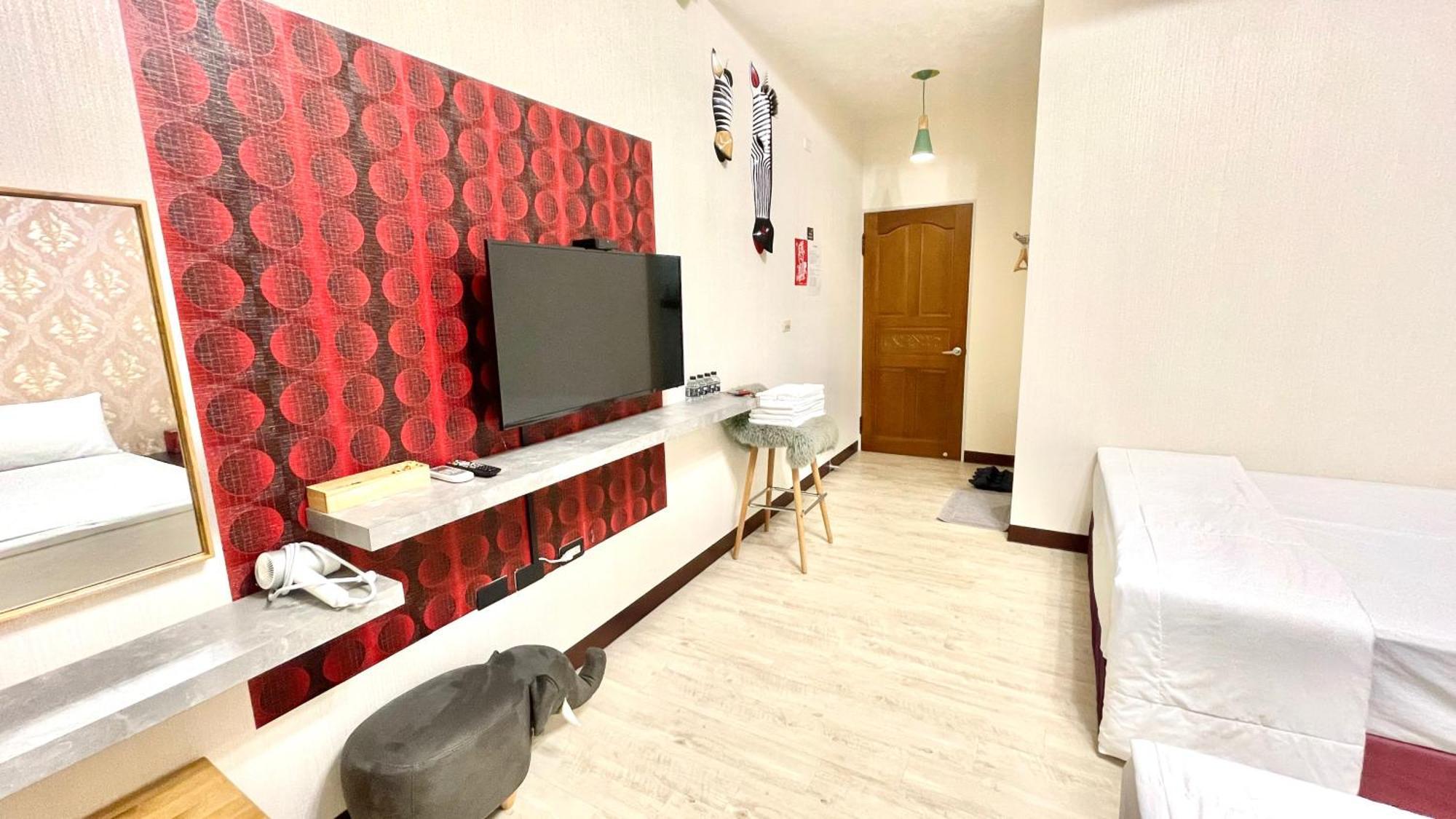 Snug-Nine Hotel Heng-ch'un Екстериор снимка